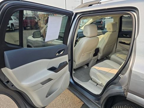 Used 2022 GMC Acadia Denali w/ Denali Ultimate Package AWD/4WD image 16