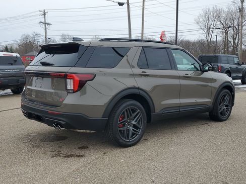 New 2026 Ford Explorer ST image 3