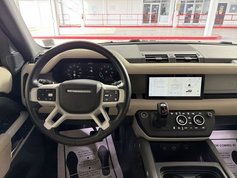 Used 2023 Land Rover Defender 110 S image 16