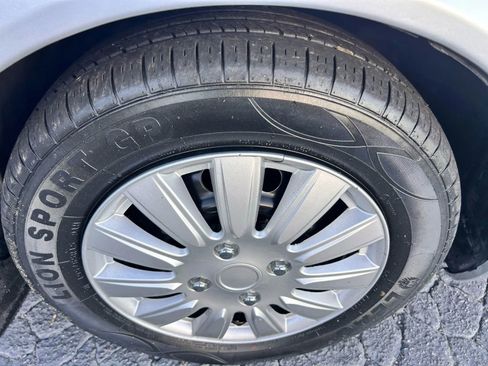 Used 2003 Toyota Avalon XL image 29