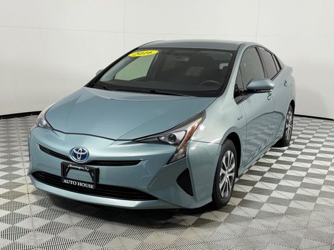 Used 2016 Toyota Prius Four FWD image 8