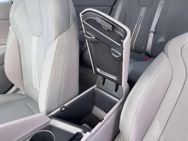 New 2026 Hyundai Elantra Sport FWD image 18