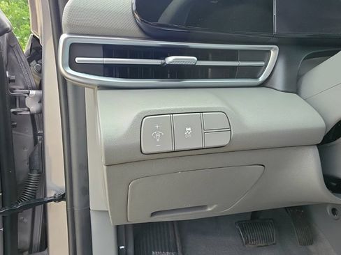 Used 2024 Hyundai Elantra SEL FWD image 15