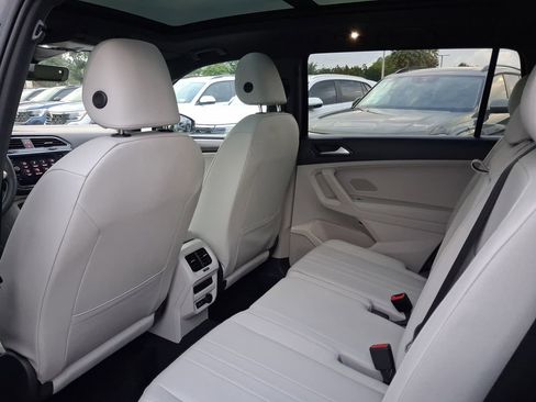 Used 2023 Volkswagen Tiguan SE R-Line FWD image 7