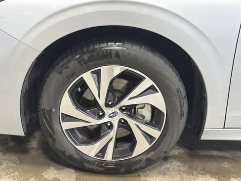Certified 2025 Subaru Legacy Premium w/ Popular Package #1A AWD/4WD image 9