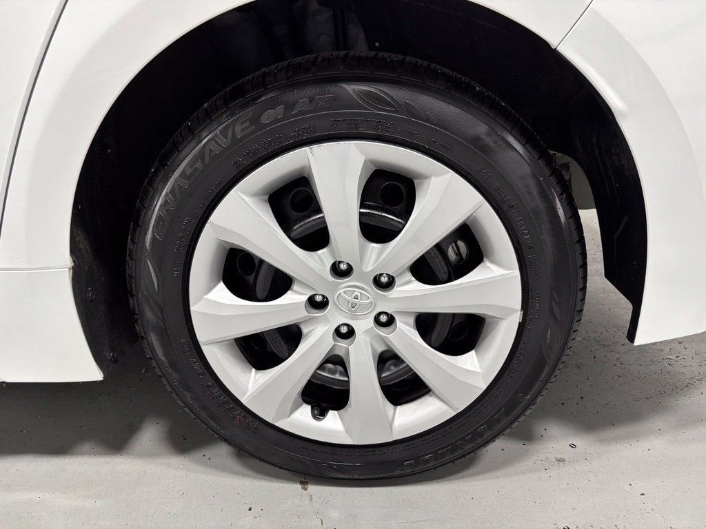 Used 2025 Toyota Corolla LE FWD image 62