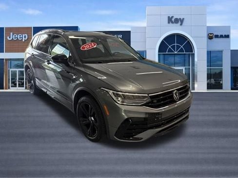 Used 2024 Volkswagen Tiguan SE R-Line AWD/4WD image 11