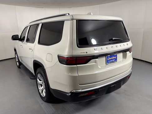 Used 2022 Jeep Wagoneer Series II RWD image 6