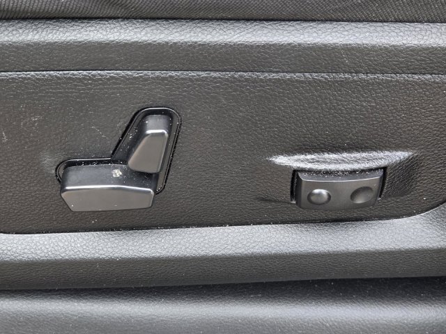 Used 2024 RAM 2500 Big Horn AWD/4WD image 25