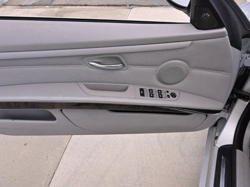 Used 2009 BMW 328i Convertible image 32