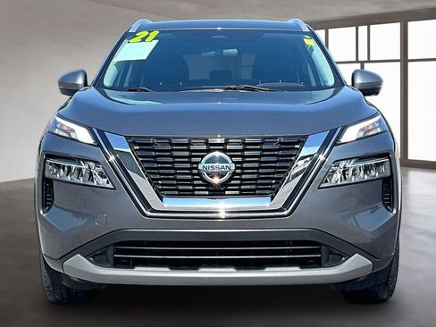 Used 2021 Nissan Rogue SV w/ Premium Package FWD image 2