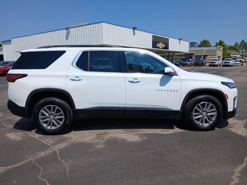 Used 2023 Chevrolet Traverse LT FWD image 7
