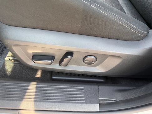 Used 2024 Nissan Rogue SV FWD image 30