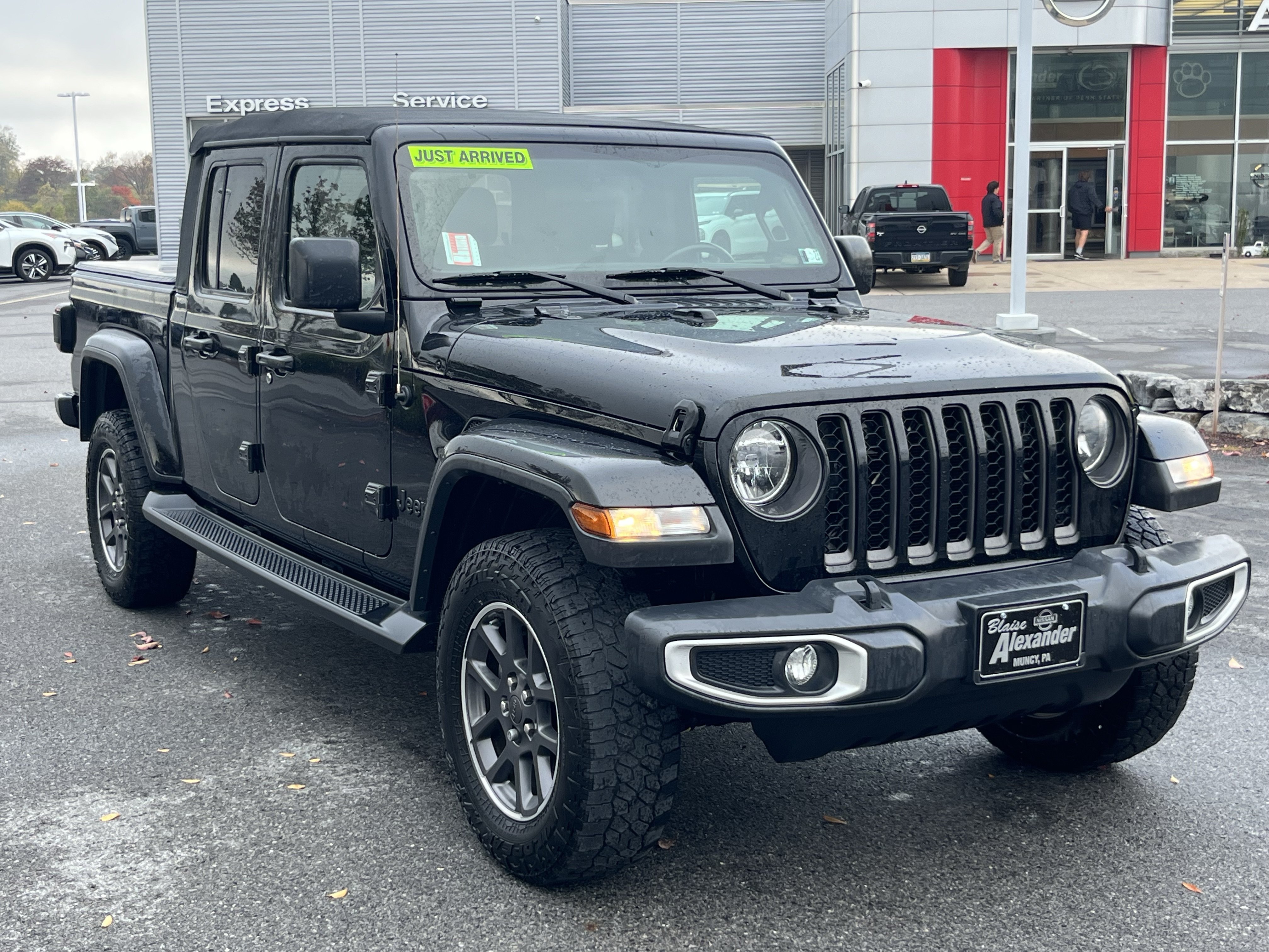 Used 2020 Jeep Gladiator Sport AWD/4WD image 1