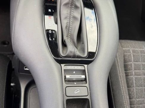 Used 2023 Honda HR-V LX image 12