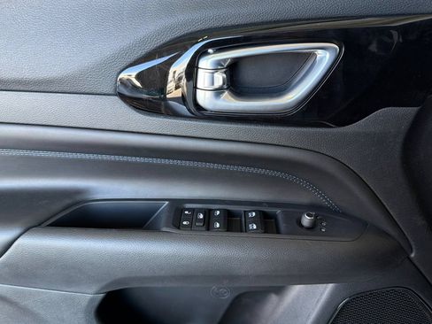 New 2026 Jeep Compass Latitude AWD/4WD image 12