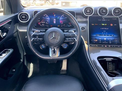 Used 2025 Mercedes-Benz GLC 43 AMG 4MATIC image 5
