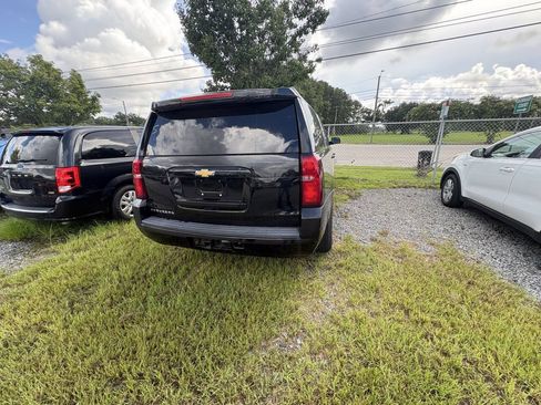 Used 2016 Chevrolet Suburban LS AWD/4WD image 4
