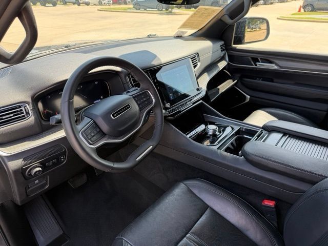 Used 2024 Jeep Wagoneer L Series II w/ Flexible Seating Group RWD image 13