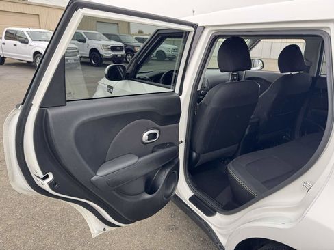 Used 2014 Kia Soul + image 17