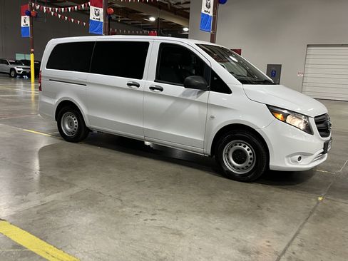 Used 2023 Mercedes-Benz Metris Passenger image 7