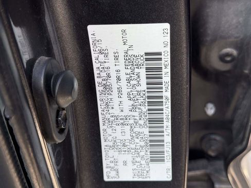 Used 2015 Toyota Tacoma 4x4 Double Cab w/ TRD Off-Road Package image 15
