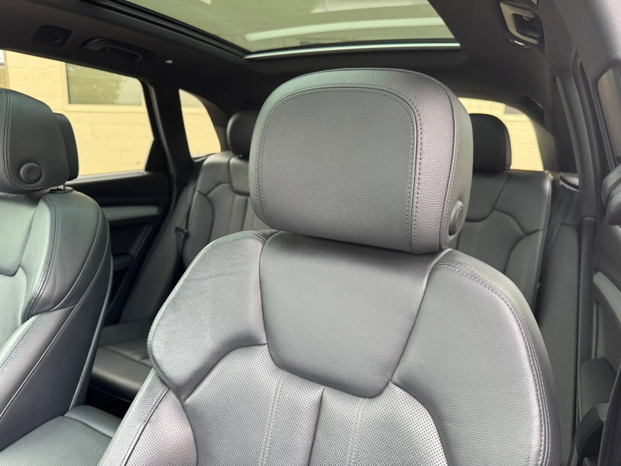 Used 2018 Audi SQ5 Premium Plus AWD/4WD image 23