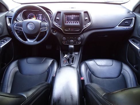 Used 2019 Jeep Cherokee Latitude Plus FWD image 21