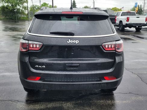 Used 2024 Jeep Compass Latitude AWD/4WD image 5