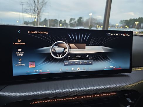 New 2026 BMW 330i Sedan w/ M Sport Package image 22