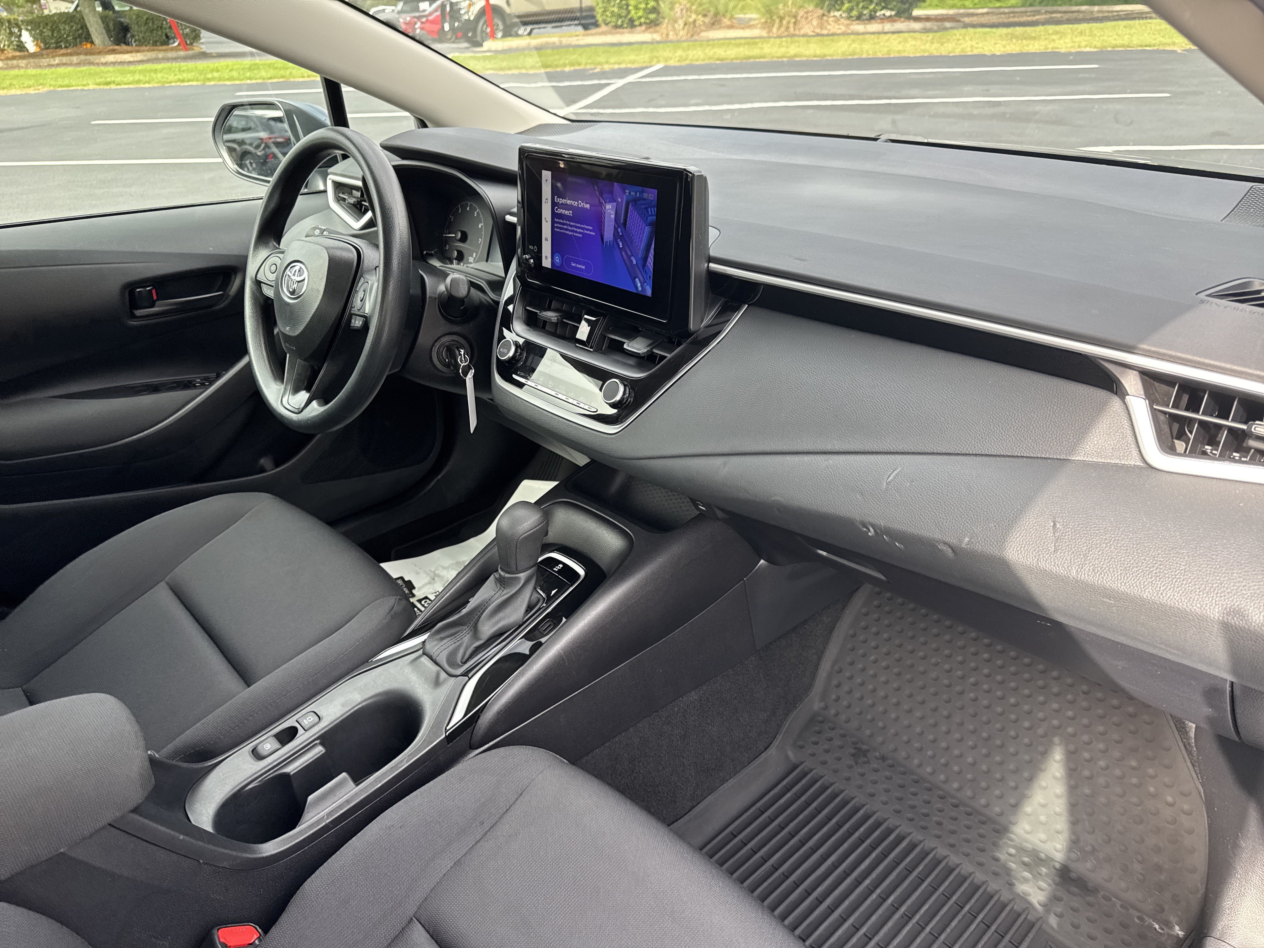 Used 2025 Toyota Corolla LE FWD image 34
