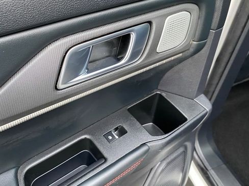 Certified 2025 Ford Explorer ST image 19