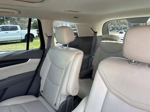 Used 2020 Cadillac XT6 Premium Luxury image 17