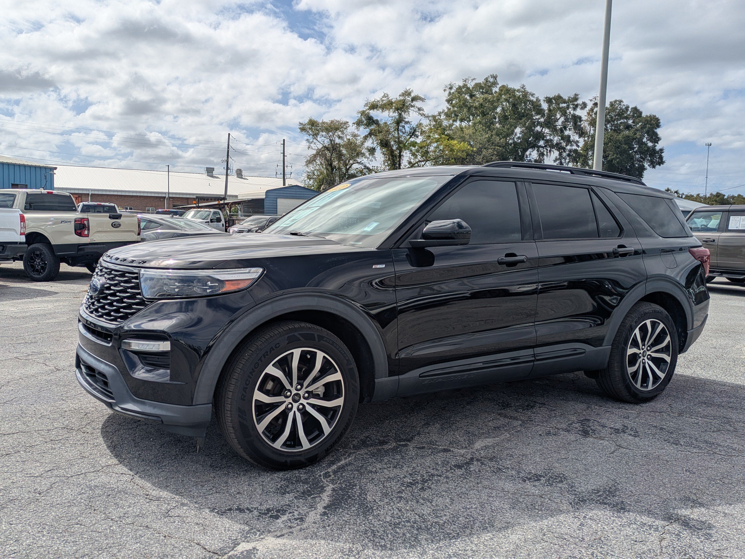 Used 2022 Ford Explorer ST-Line w/ Class IV Trailer Tow Package RWD image 8