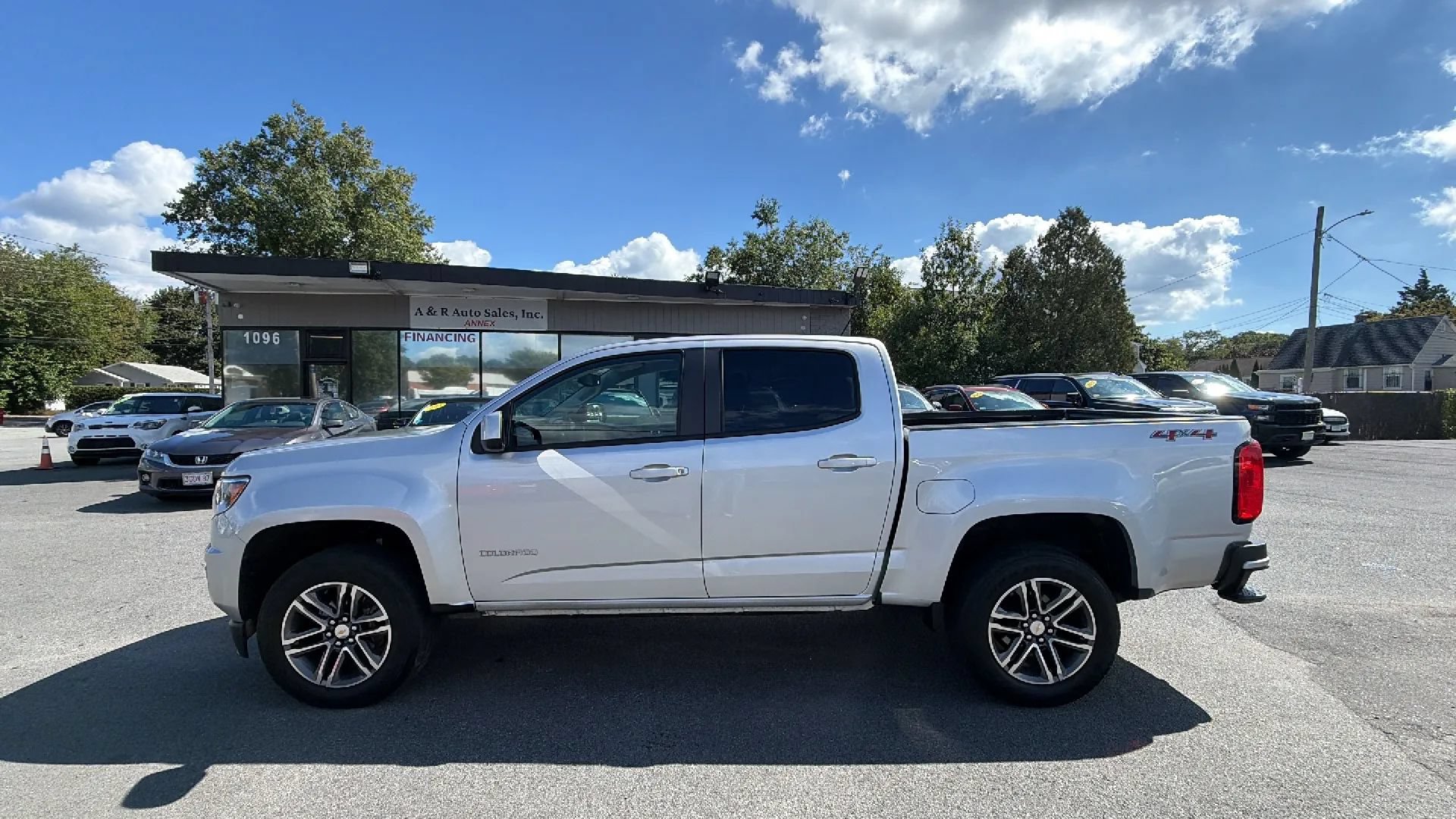 Used 2019 Chevrolet Colorado W/T w/ Custom Special Edition AWD/4WD image 4