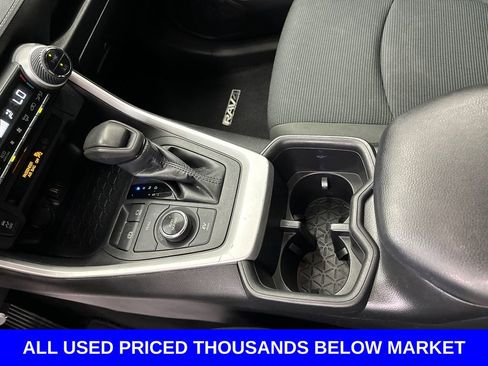 Used 2022 Toyota RAV4 LE AWD/4WD image 29