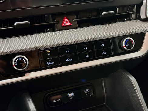 Used 2025 Kia Sportage LX image 23