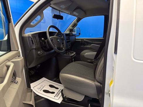Used 2024 Chevrolet Express 2500 w/ Driver Convenience Package RWD image 11