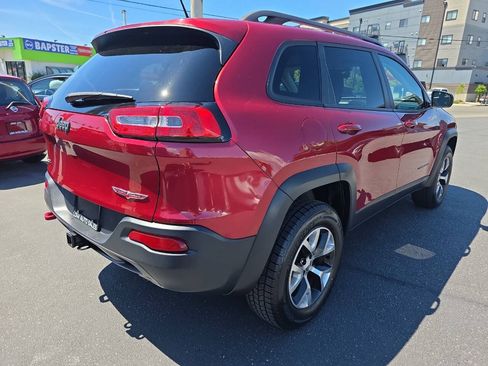 Used 2014 Jeep Cherokee Trailhawk w/ Comfort/Convenience Group AWD/4WD image 9
