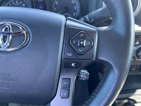 Used 2018 Toyota Tacoma TRD Sport w/ Technology Package RWD image 19