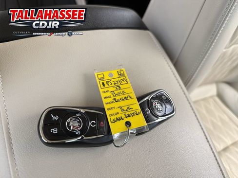Used 2023 Buick Enclave Avenir w/ Avenir Technology Package FWD image 32