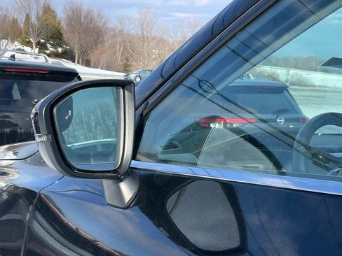 Certified 2023 Nissan Pathfinder SL w/ Black Appearance Package image 28