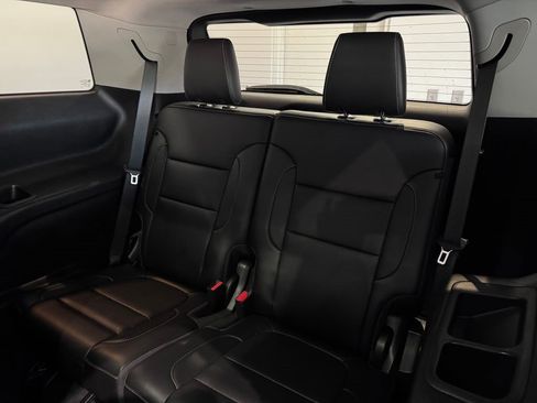 Certified 2023 GMC Acadia SLT w/ Elevation Edition image 5