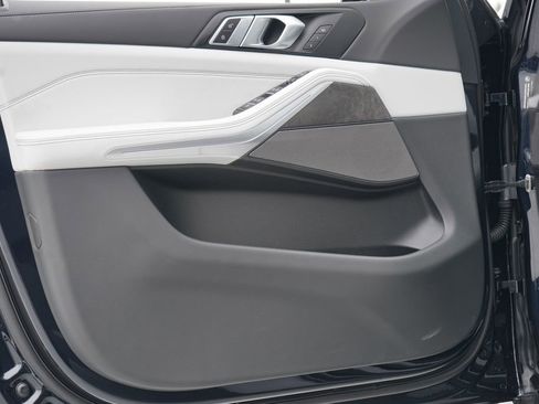 Used 2026 BMW X5 xDrive40i w/ M Sport Package image 9