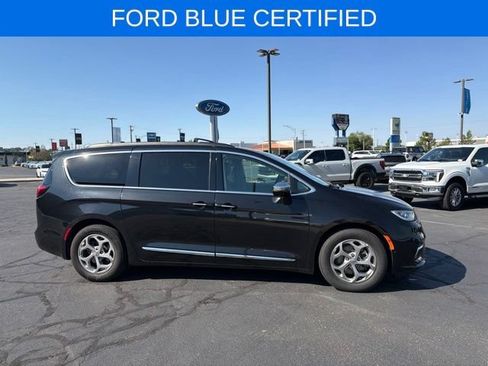 Used 2022 Chrysler Pacifica Limited FWD image 4