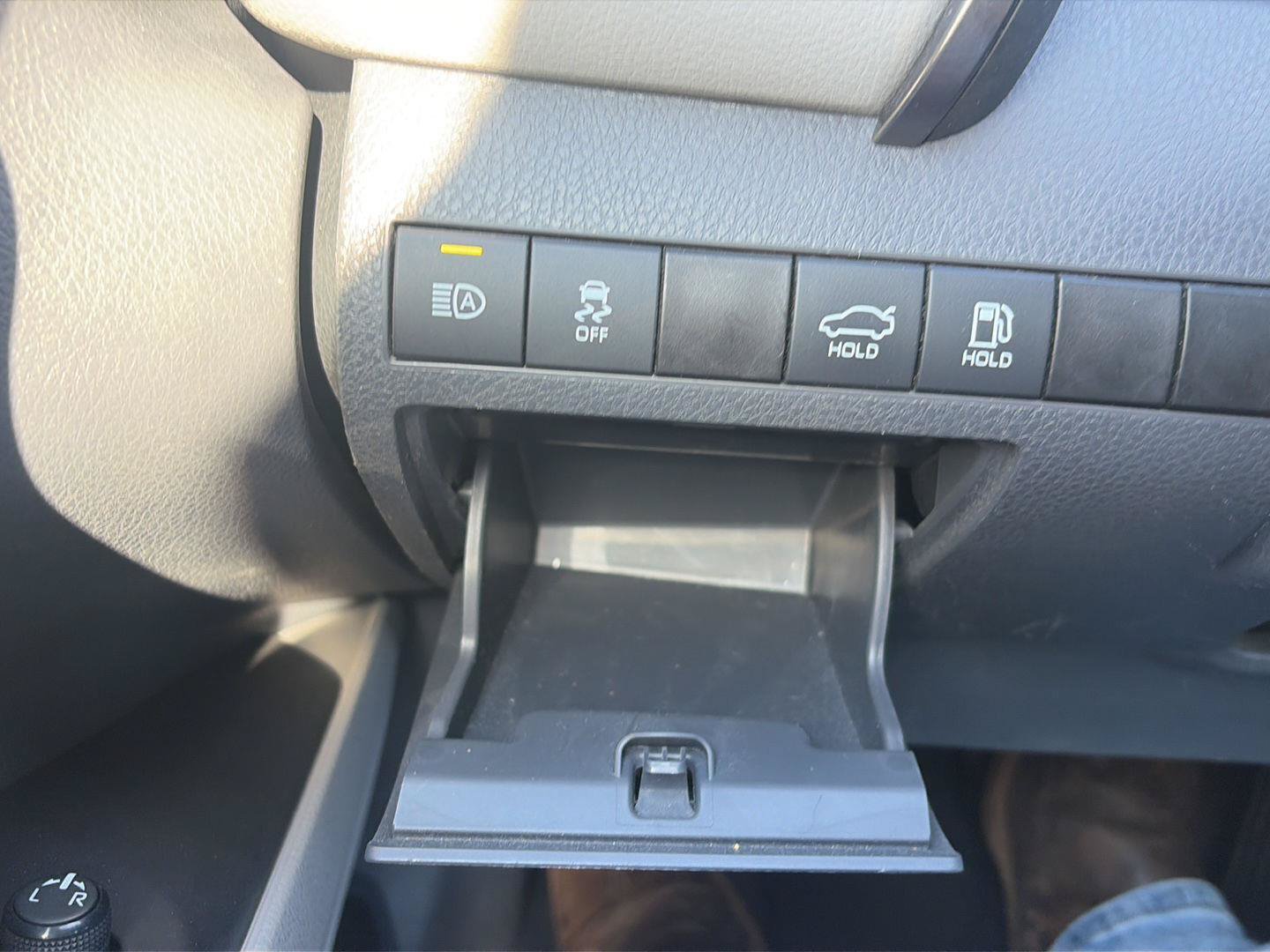 Used 2021 Toyota Camry LE FWD image 11