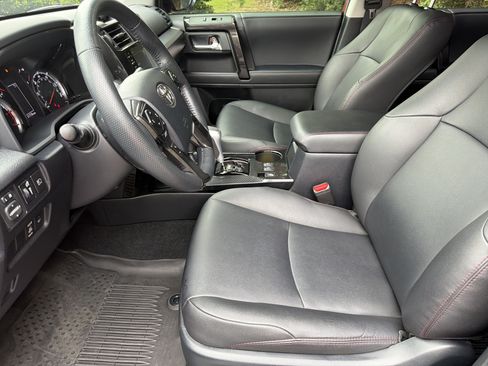 Used 2023 Toyota 4Runner TRD Off-Road Premium w/ Moonroof Package AWD/4WD image 9