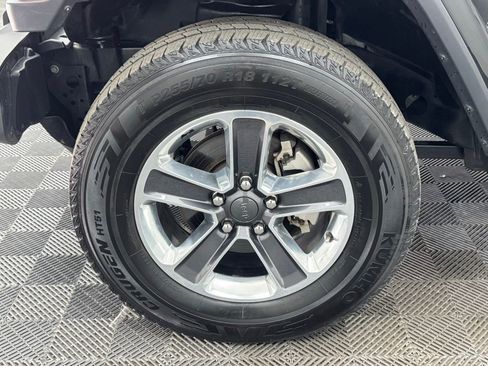 Used 2021 Jeep Wrangler Unlimited Sahara AWD/4WD image 12