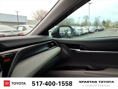 Used 2021 Toyota Camry SE w/ Convenience Package FWD image 23