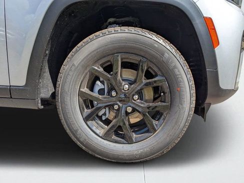 New 2026 Jeep Grand Cherokee Altitude RWD image 10